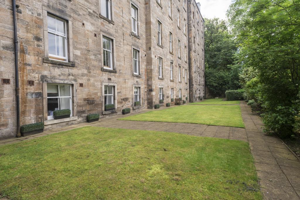 Fountain Court Apartments - Royal Garden, Edinburgh